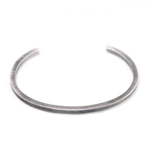 3x3 mm silver bangle - Rugged finish